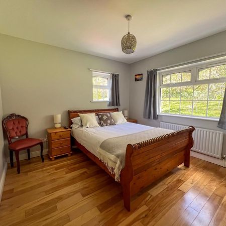 Woodville Lodge Guesthouse คิลลาร์นีย์ ภายนอก รูปภาพ