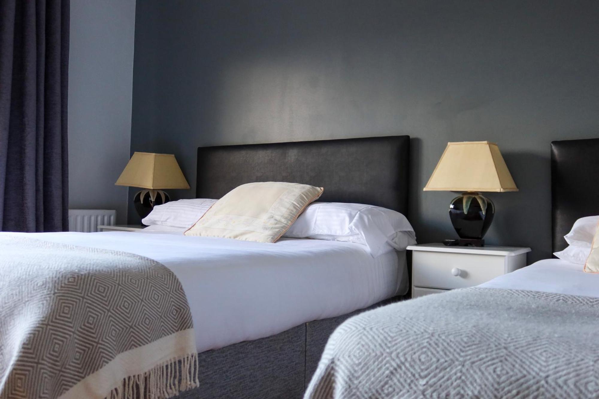 Woodville Lodge Guesthouse คิลลาร์นีย์ ภายนอก รูปภาพ