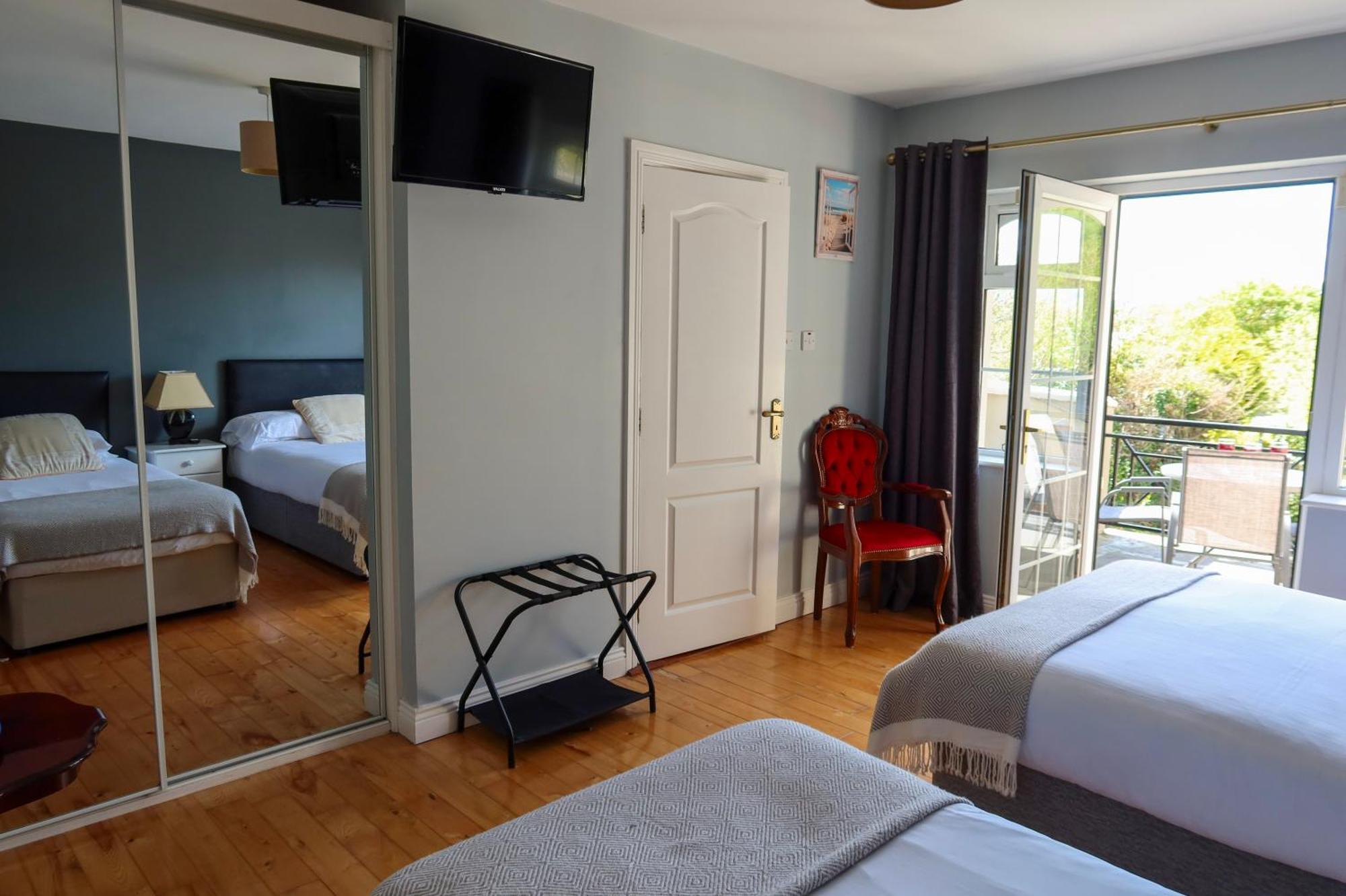 Woodville Lodge Guesthouse คิลลาร์นีย์ ภายนอก รูปภาพ