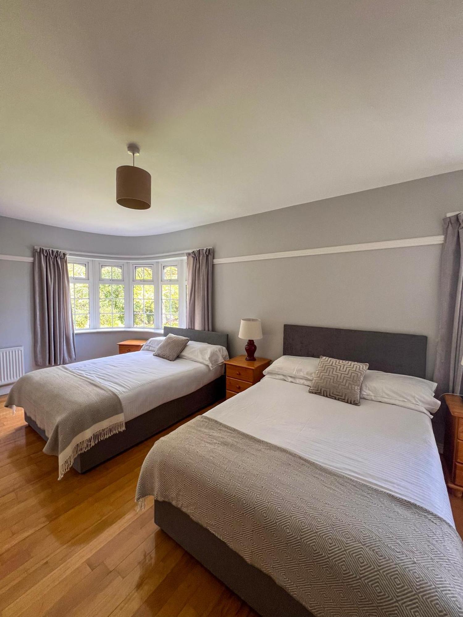 Woodville Lodge Guesthouse คิลลาร์นีย์ ภายนอก รูปภาพ